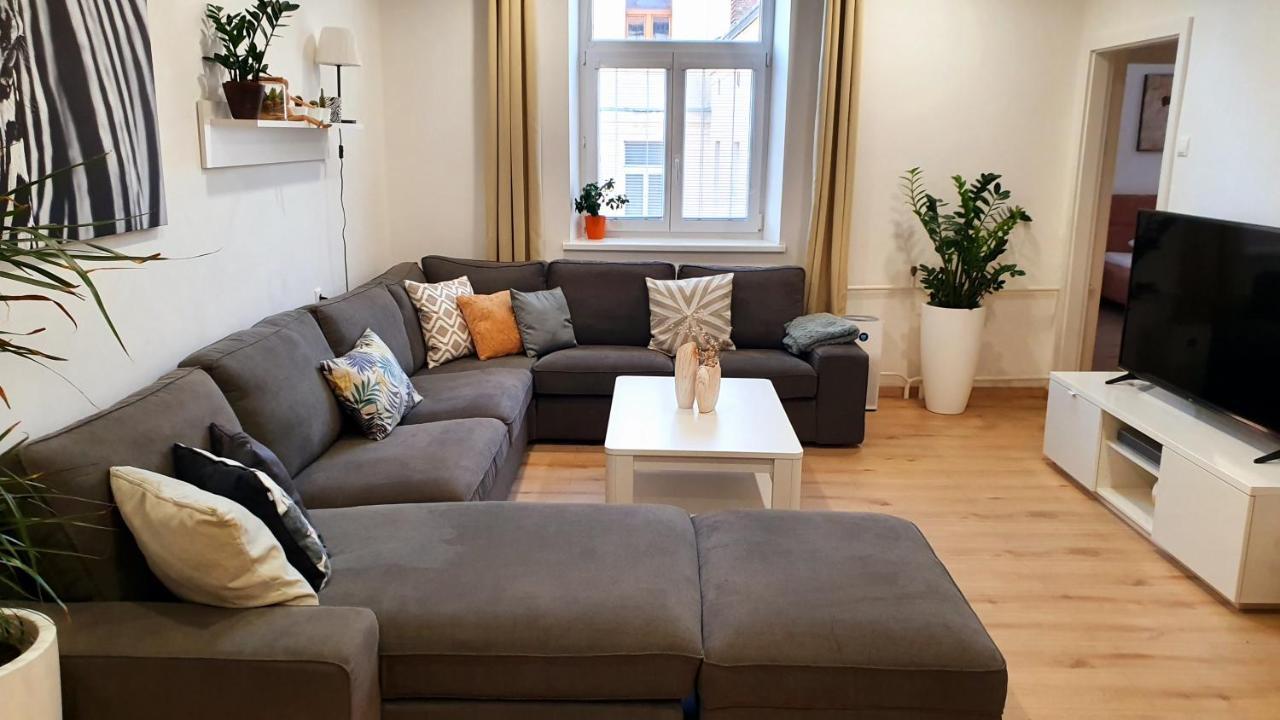 Le Monde Apartment Bratislava - Amazing 5Bdr In Downtown Exteriör bild