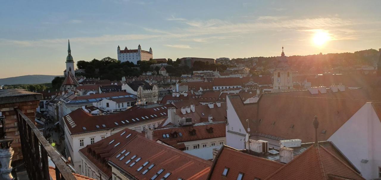 Le Monde Apartment Bratislava - Amazing 5Bdr In Downtown Exteriör bild